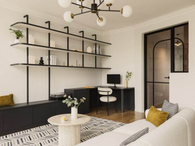 meuble sur-mesure dans le salon qui fait le lien entre l'espace télé le bureau et bibliothèque graphique meuble sur-mesure dans le salon qui fait le lien entre l'espace télé le bureau et bibliothèque graphique