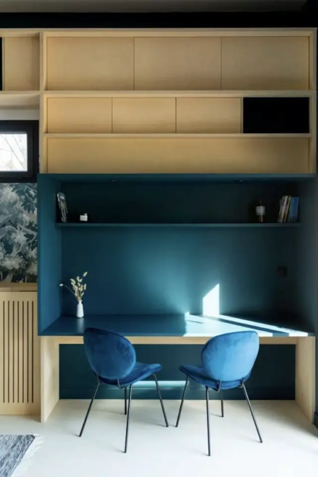 architecture intérieure chambre d'amis avec lit escamotable et espace de travail haut de gamme et sur-mesure mobilier bois travail de la couleur architecture intérieure chambre d'amis avec lit escamotable et espace de travail haut de gamme et sur-mesure mobilier bois travail de la couleur