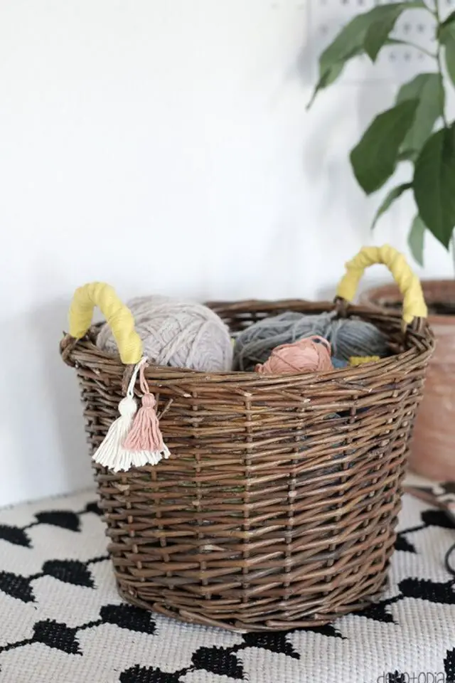 customiser facilement et rapidement anse panier en osier laine projet DIY déco customiser facilement et rapidement anse panier en osier laine projet DIY déco