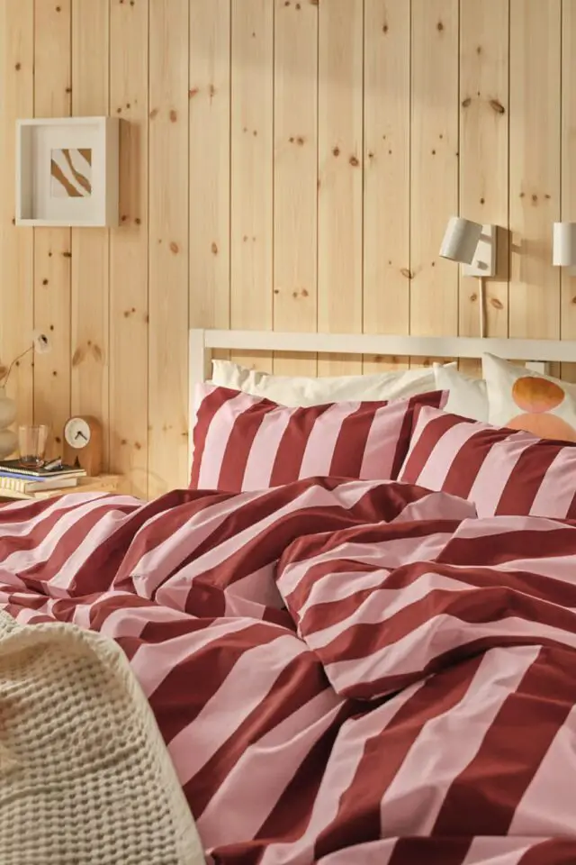nouvelle collection IKEA tendance colorée moderne parure de lit rayures rose et rouge nouvelle collection IKEA tendance colorée moderne parure de lit rayures rose et rouge