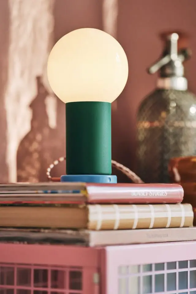 accessoire déco style dopamine Lampe LED portative verte IKEA PS 2026 accessoire déco style dopamine Lampe LED portative verte IKEA PS 2026