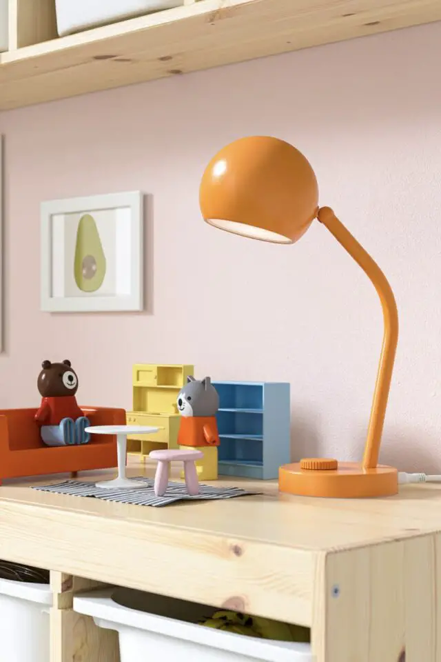 dopamine décor nouveauté IKEA KORVSNÖRE lampe de bureau orange dopamine décor nouveauté IKEA KORVSNÖRE lampe de bureau orange