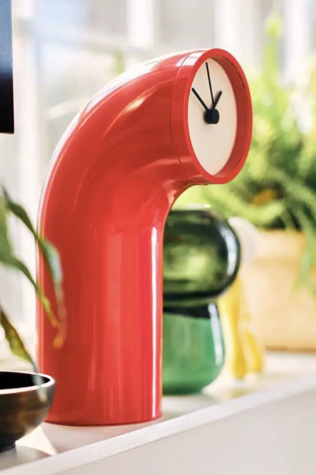 Horloge à poser rouge décoration buffet style dopamine décor nouveauté IKEA pas cher Horloge à poser rouge décoration buffet style dopamine décor nouveauté IKEA pas cher