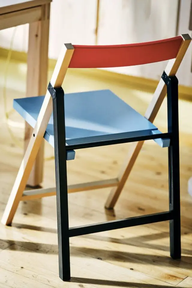 Chaise pliante, bouleau bleu/noir rouge idée déco tendance moderne dopamine coloré pas cher Chaise pliante, bouleau bleu/noir rouge idée déco tendance moderne dopamine coloré pas cher