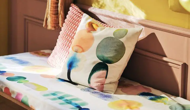 style dopamine décor intérieur coloré accessoire déco mobilier IKEA nouveautés 2026