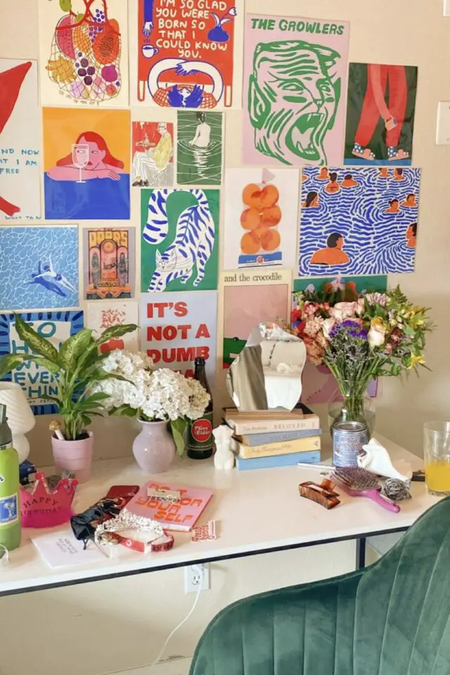 chambre étudiant déco pas cher dessus bureau affiches et poster collés au mur couleur graphisme patchwork créatif chambre étudiant déco pas cher dessus bureau affiches et poster collés au mur couleur graphisme patchwork créatif