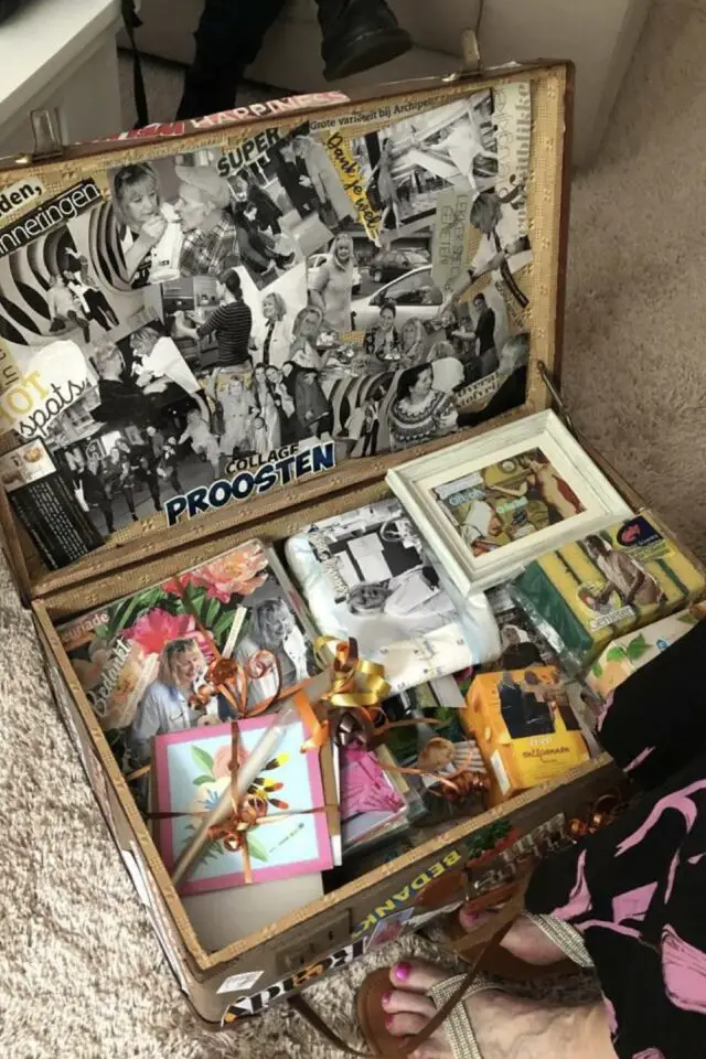 exemple boite à souvenirs memory box à faire soi-même valisette en carton photos collage et objets à garder exemple boite à souvenirs memory box à faire soi-même valisette en carton photos collage et objets à garder