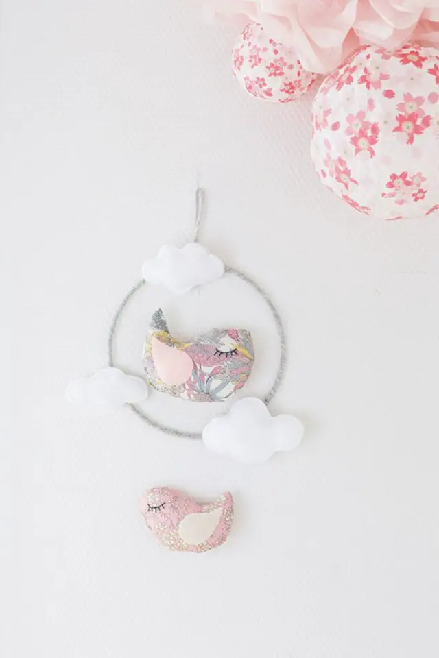 tutoriel couture mobile oiseau en tissus décoration chambre de bébé idée à copier tutoriel couture mobile oiseau en tissus décoration chambre de bébé idée à copier
