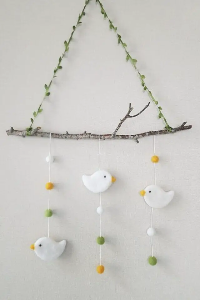 mobile bébé oiseau en feutrine à faire soi-même idée bricolage loisirs créatifs décoration DIY mobile bébé oiseau en feutrine à faire soi-même idée bricolage loisirs créatifs décoration DIY