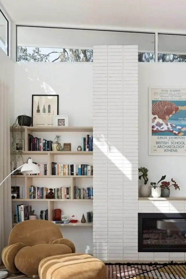 salon séjour avec cheminée fenêtre haut du mur sous le plafond exemple claire-voie architecture salon séjour avec cheminée fenêtre haut du mur sous le plafond exemple claire-voie architecture