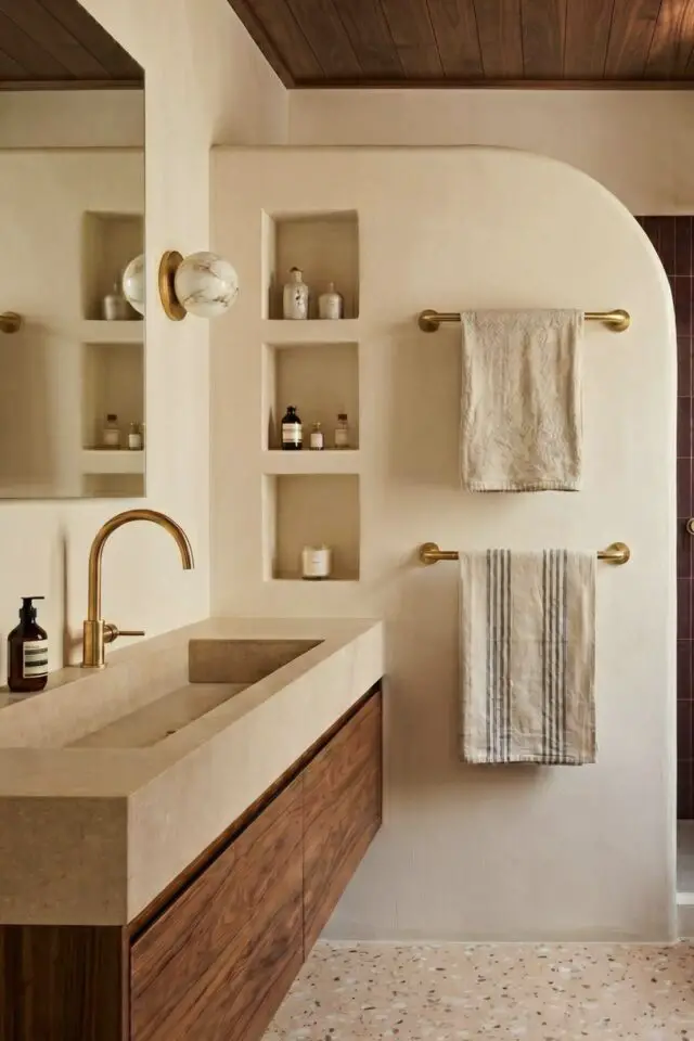 aménagement rénovation salle de bain avec toilettes demi-cloison avec angle arrondi pour séparer les espaces idée à copier aménagement rénovation salle de bain avec toilettes demi-cloison avec angle arrondi pour séparer les espaces idée à copier