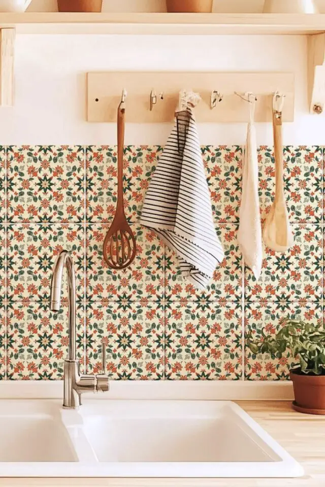 décoration facile pour une cuisine plus chaleureuse et personnelle customiser et relooker la crédence avec de l'adhésif déco 