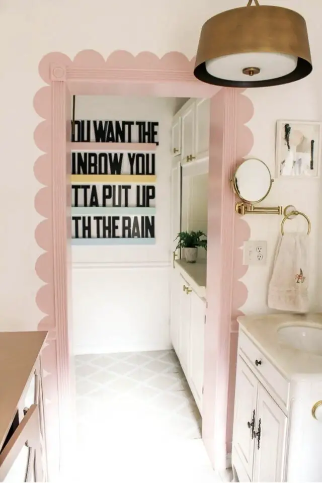 encadrement porte peinture originale à faire soi-même rose chambre à coucher dressing inspiration déco encadrement porte peinture originale à faire soi-même rose chambre à coucher dressing inspiration déco