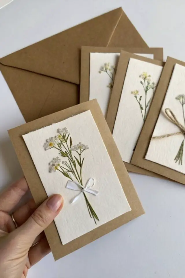 carte fait maison inspiration herbier fleurs séchées et pressées idée facile à copier loisirs créatifs carte fait maison inspiration herbier fleurs séchées et pressées idée facile à copier loisirs créatifs