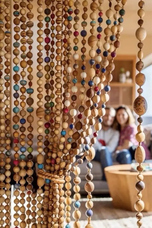 idée déco à base de perles en bois rideaux porte intérieure à faire soi-même décoration DIY et créative 