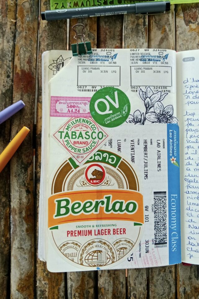carnet de voyage n°5 junk journaling billet d'avion étiquettes Tabasco et bière souvenir carnet de voyage n°5 junk journaling billet d'avion étiquettes Tabasco et bière souvenir