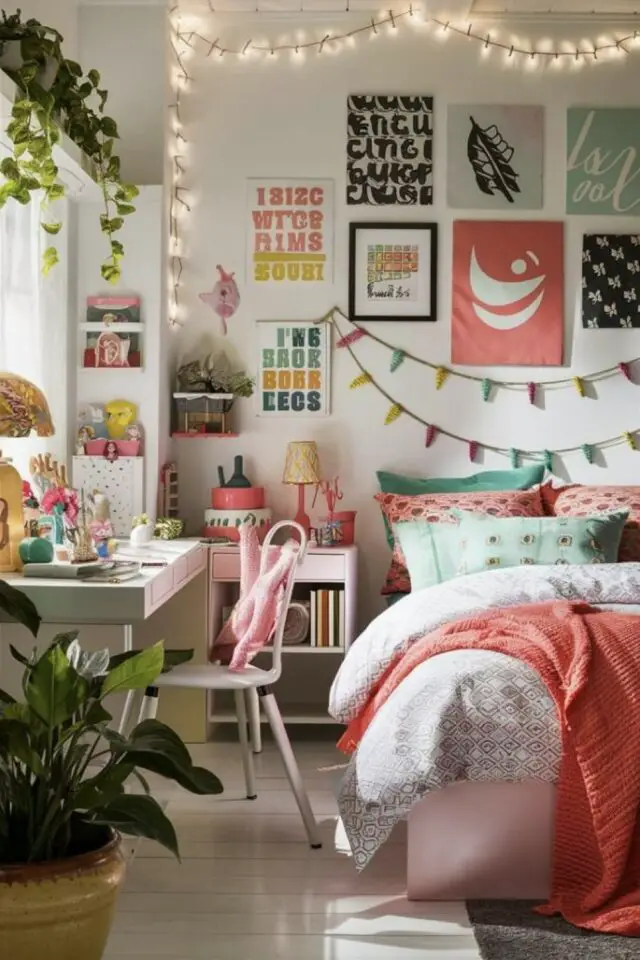 inspi déco petite chambre d'adolescente blanche avec bureau blanc lit 2 personnes affiche galerie murale colorée parure de lit vert et corail inspi déco petite chambre d'adolescente blanche avec bureau blanc lit 2 personnes affiche galerie murale colorée parure de lit vert et corail