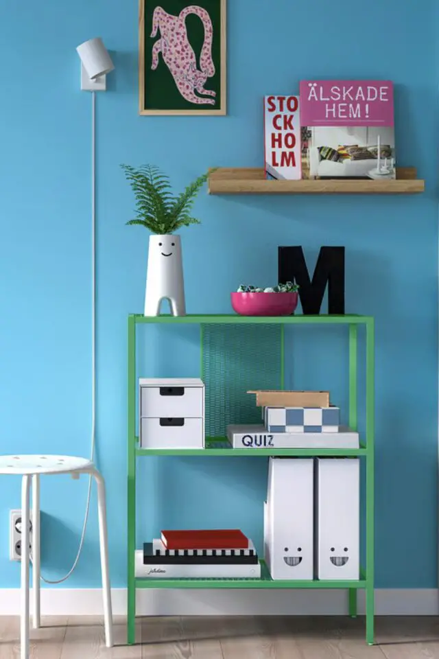 petite bibliothèque IKEA rangement bureau moderne couleur vert idée pratique rangement petit espace de travail 