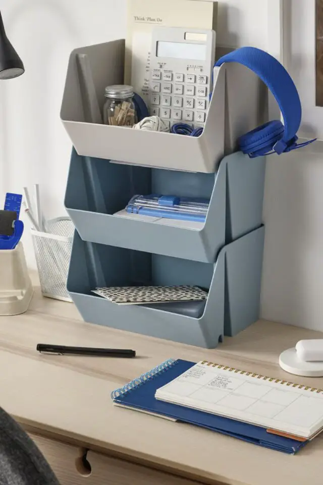 Accessoire boite de rangement à poser sur le bureau empilable idée IKEA organisation espace de travail 