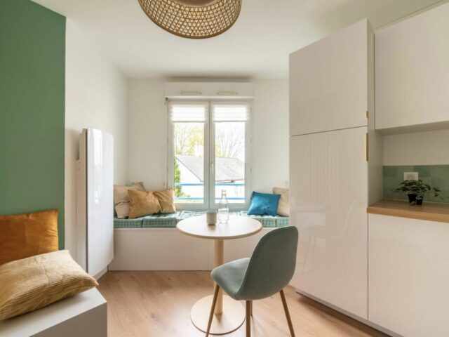 aménagement sous fenêtre banquette sur mesure studio 30m2 