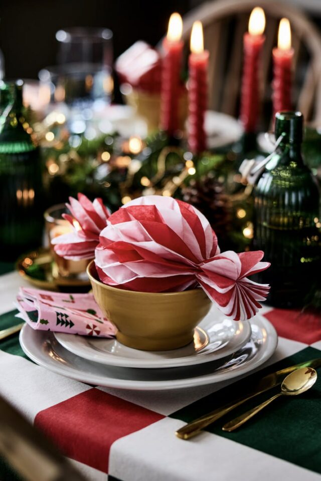 décoration de table traditionnelle pour noël rouge verte et blanche décoration de table traditionnelle pour noël rouge verte et blanche