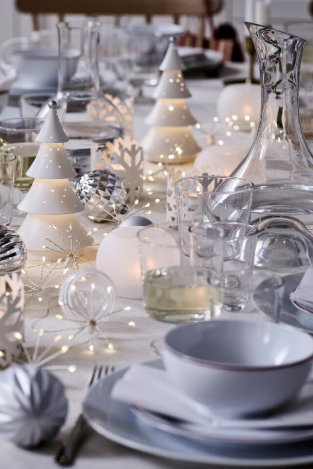 IKEA déco table de noël blanche et transparente inspiration chic thème fêtes polaires IKEA déco table de noël blanche et transparente inspiration chic thème fêtes polaires