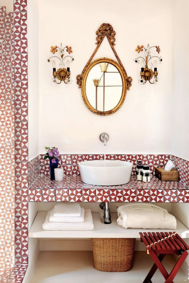 salle de bain DIY plan vasque carrelé avec du carrelage récup miroir ancien ovale doré salle de bain DIY plan vasque carrelé avec du carrelage récup miroir ancien ovale doré