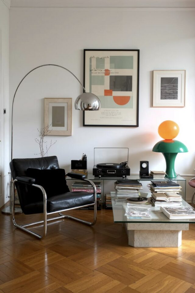 salon séjour tendances 2027 esprit vintage accessoire chromé lampadaire et armature de fauteuil salon séjour tendances 2027 esprit vintage accessoire chromé lampadaire et armature de fauteuil